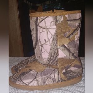 Mountain Creek pink and brown camo boots women sz.9.5m
